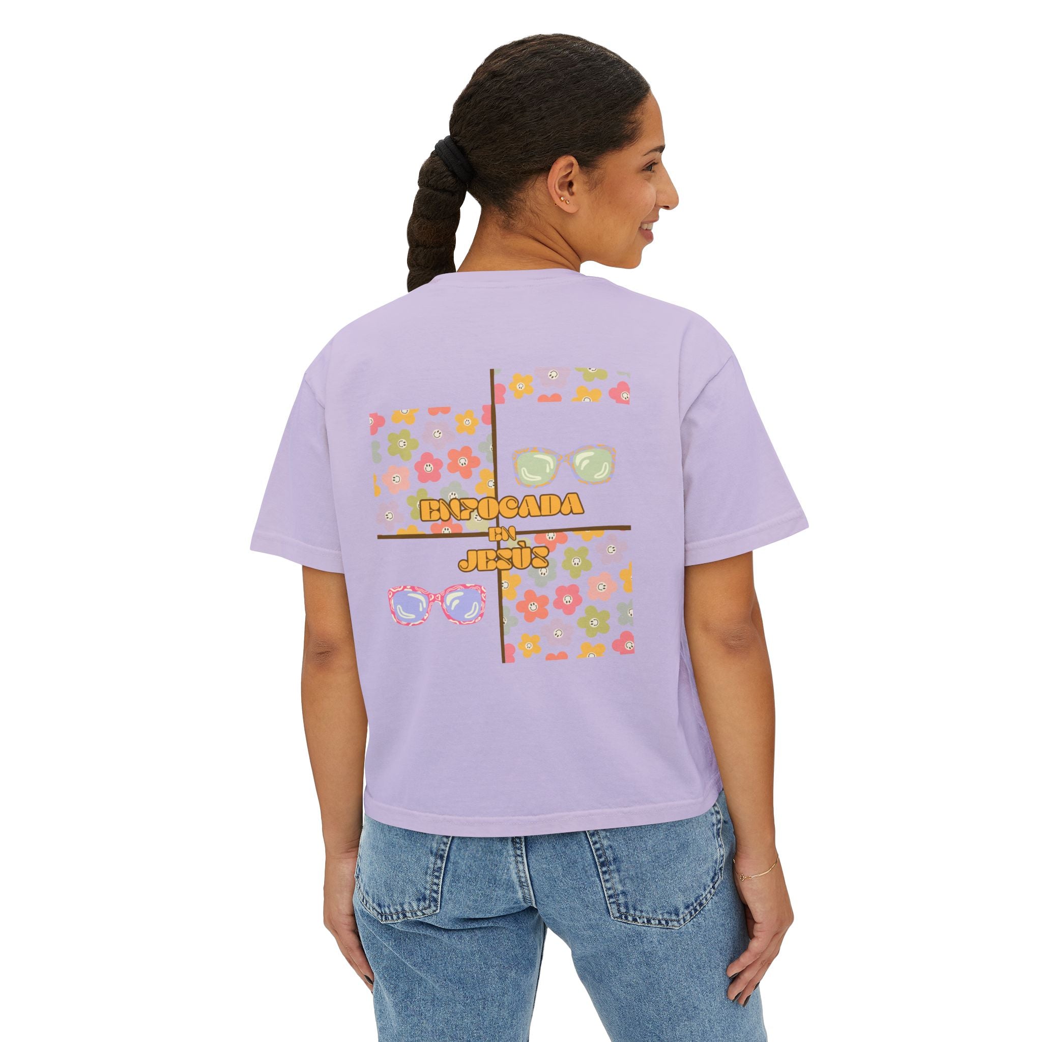 Retro Spanish Sunglasses Boxy Tee — 'Enfocada en Jesús' Graphic Top