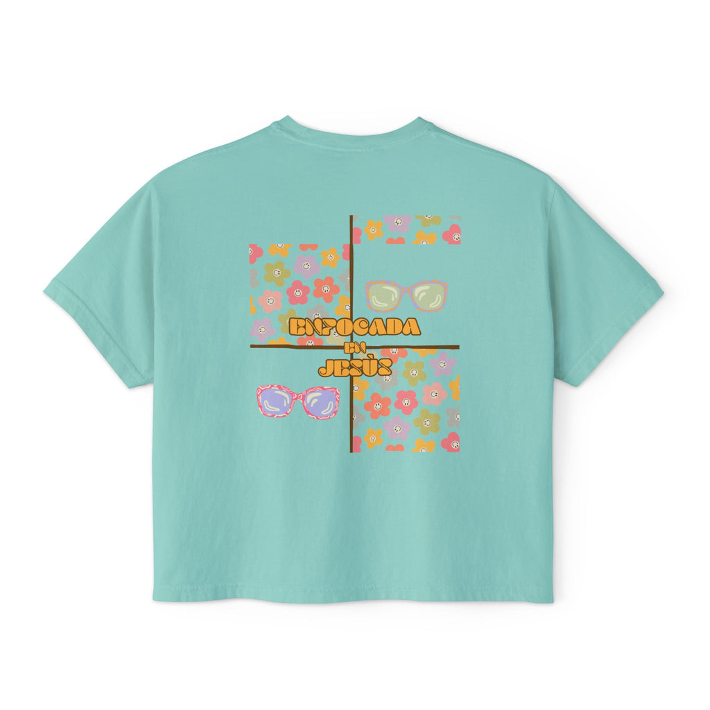 Retro Spanish Sunglasses Boxy Tee — 'Enfocada en Jesús' Graphic Top