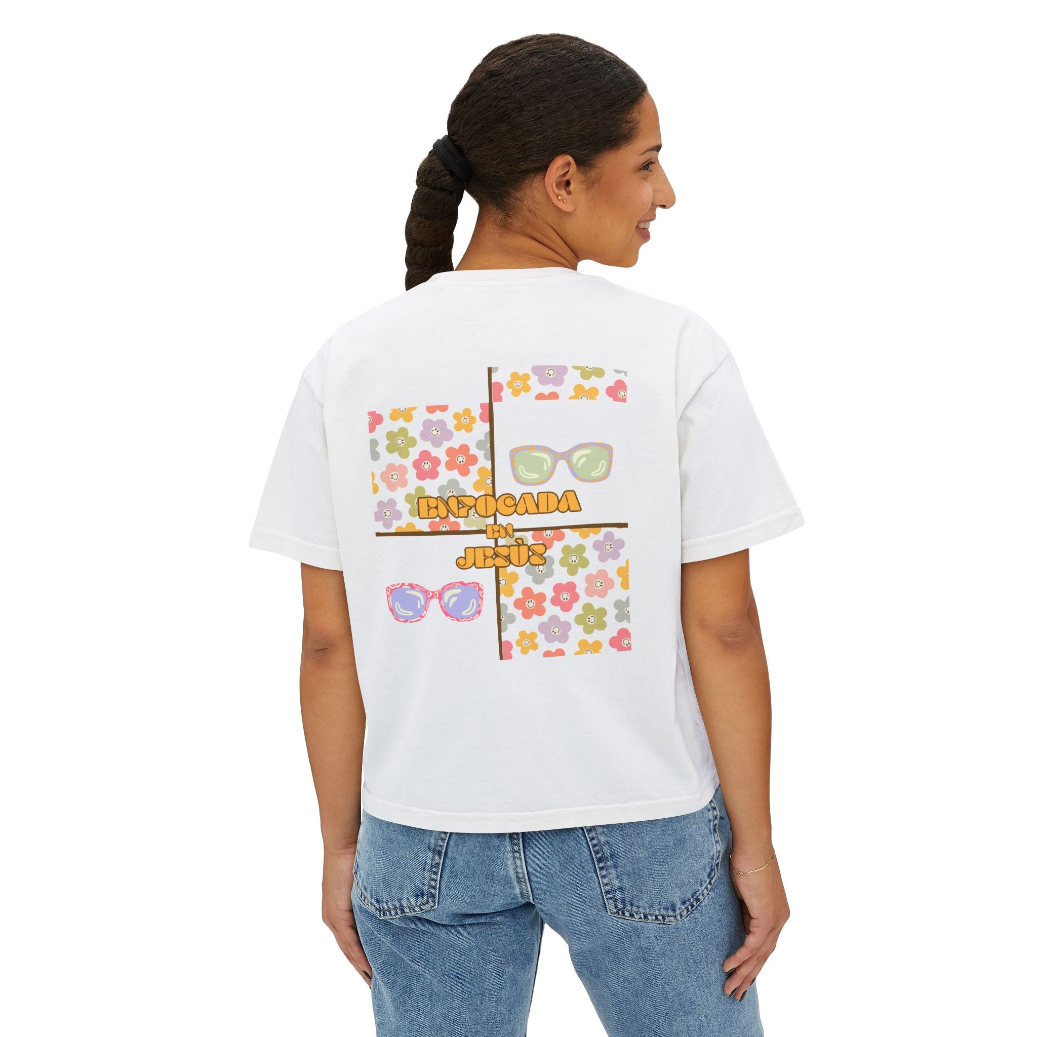 Retro Spanish Sunglasses Boxy Tee — 'Enfocada en Jesús' Graphic Top