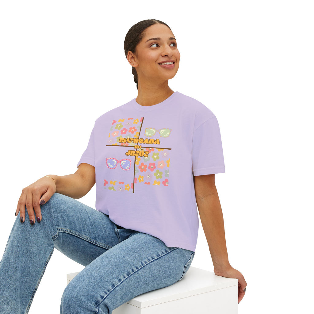 Retro Spanish Sunglasses Boxy Tee — 'Enfocada en Jesús' Graphic Top