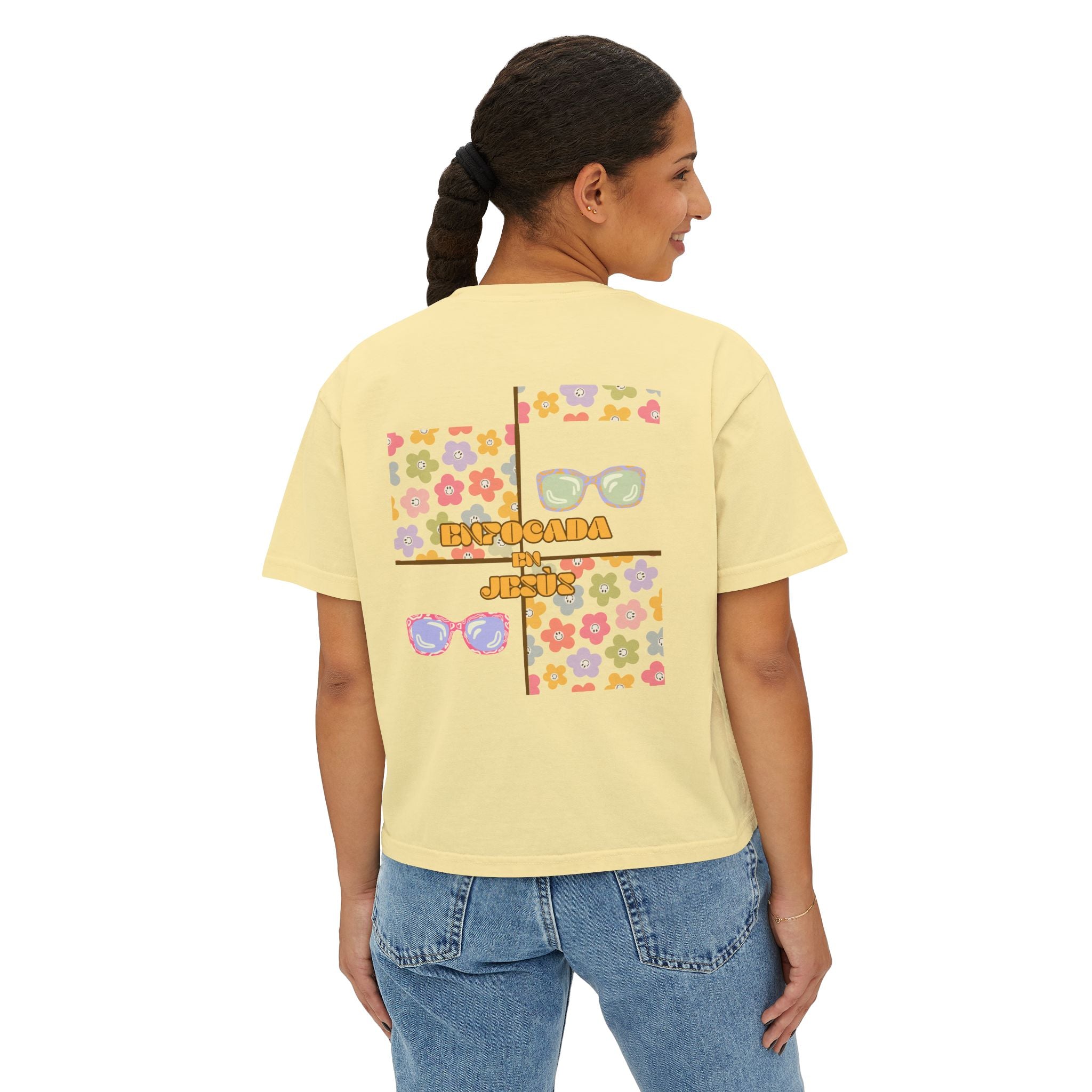 Retro Spanish Sunglasses Boxy Tee — 'Enfocada en Jesús' Graphic Top
